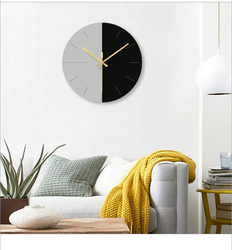 Minimalist Round Wall Clock with Tempered Glass