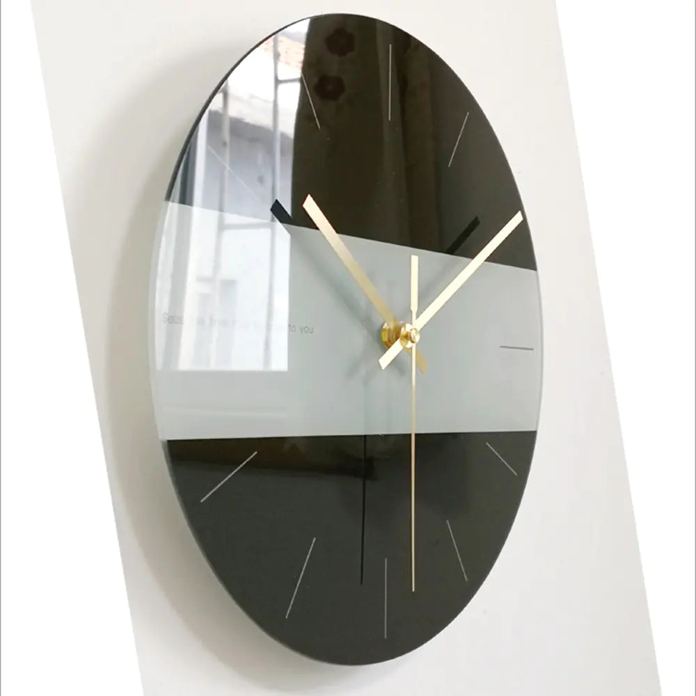Minimalist Round Wall Clock with Tempered Glass
